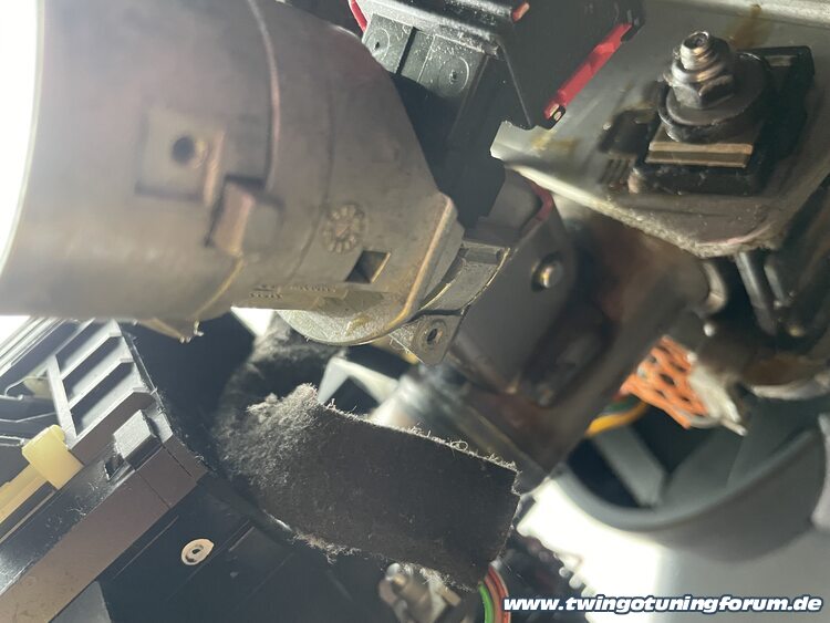 [Bild: twingo-11182605-ugd.jpg]