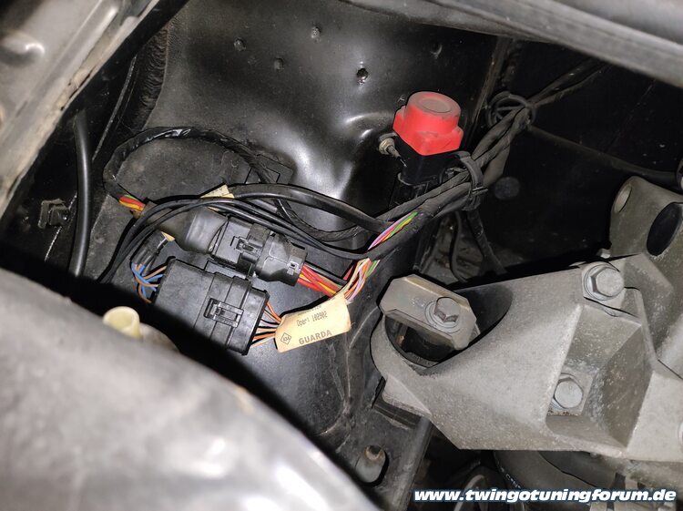 [Bild: twingo-14190058-P6X.jpg]