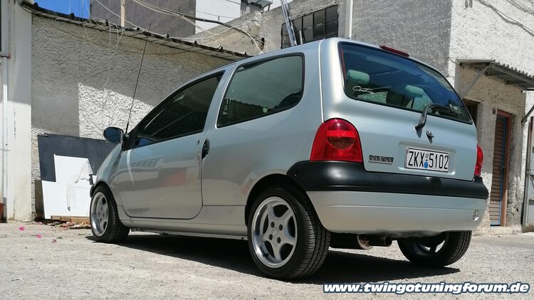 [Bild: twingo-15204634-lLP.jpg]