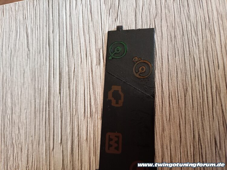 [Bild: twingo-01204213-RvH.jpg]