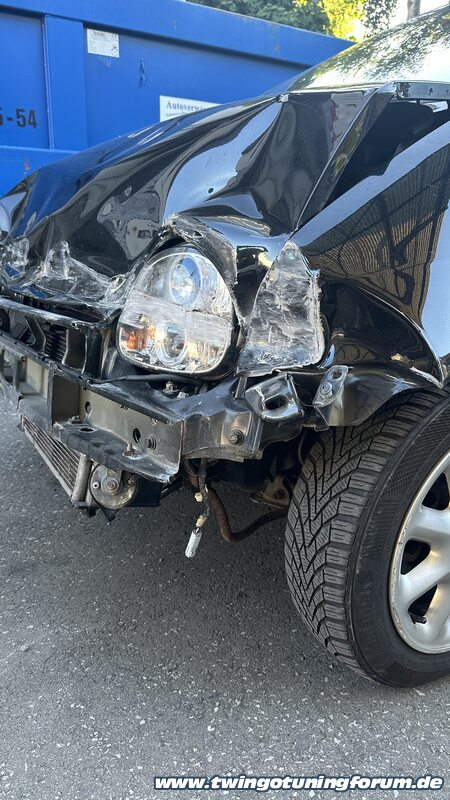 [Bild: twingo-12142618-EMI.jpg]