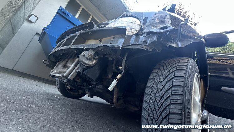 [Bild: twingo-12142952-6nU.jpg]