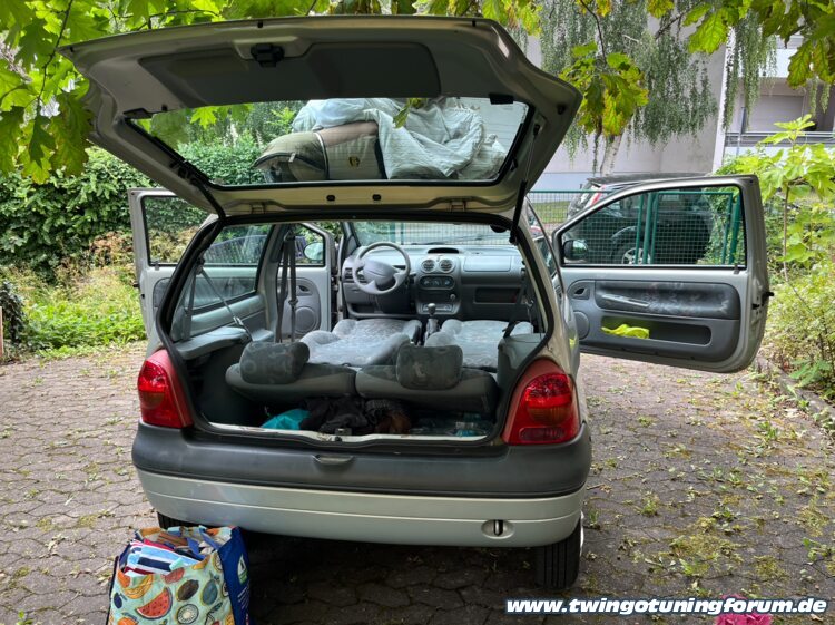 [Bild: twingo-19005053-aDR.jpg]