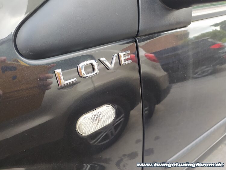 [Bild: twingo-23121120-BL7.jpg]