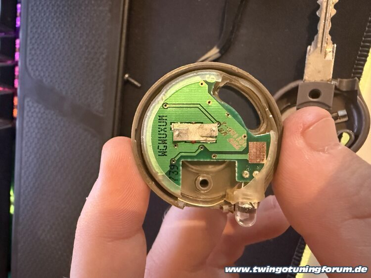 [Bild: twingo-02061521-9Ck.jpg]