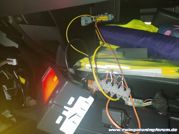 [Bild: twingo-06225018-lfo.jpg]