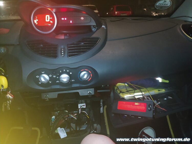 [Bild: twingo-06225055-nDl.jpg]