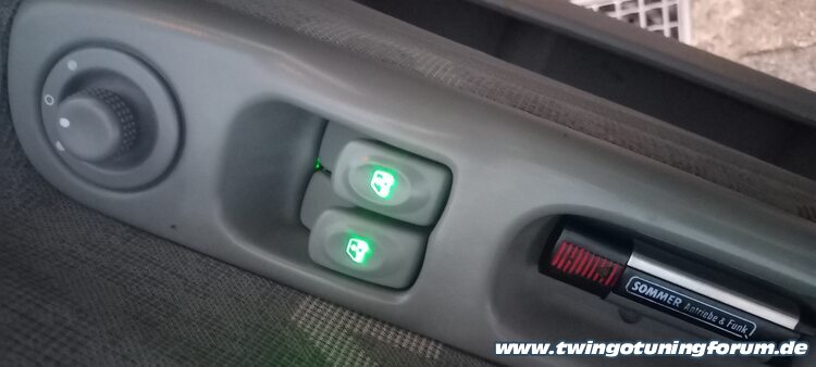 [Bild: twingo-28094705-JQI.jpg]