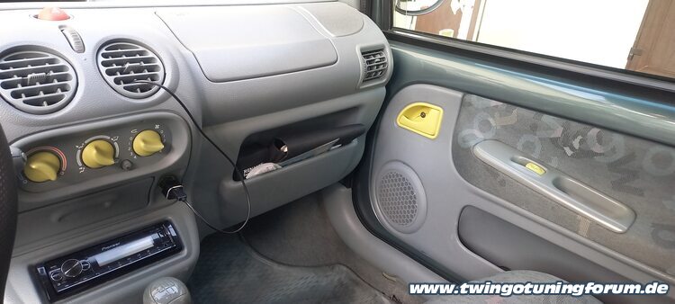 [Bild: twingo-28095142-Uj1.jpg]