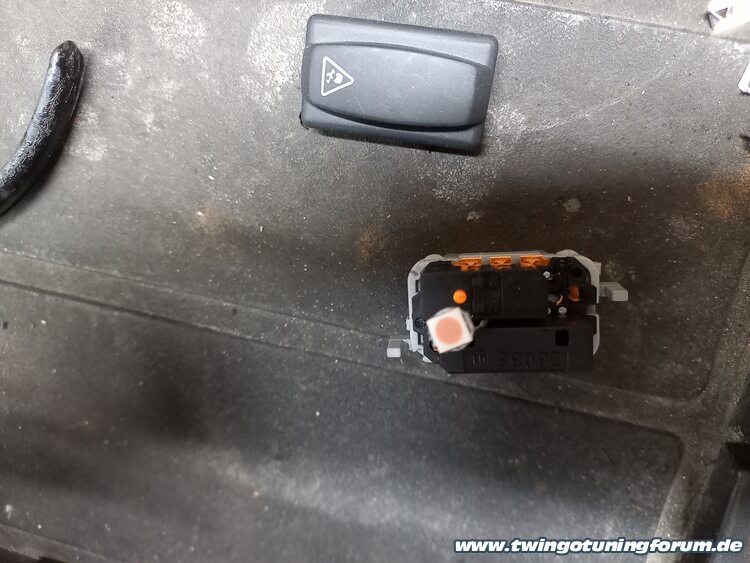 [Bild: twingo-04093538-fTB.jpg]