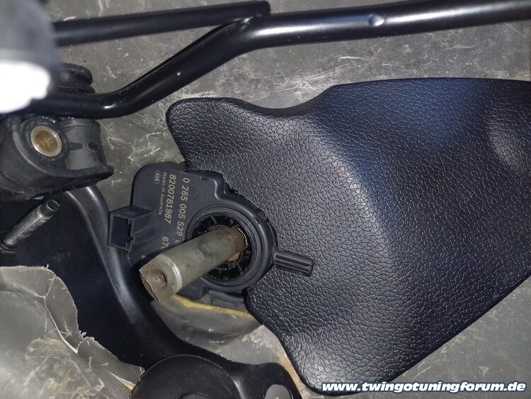 [Bild: twingo-04093611-yrX.jpg]