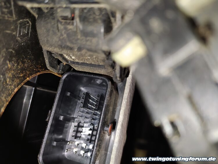 [Bild: twingo-12205134-lj1.jpg]