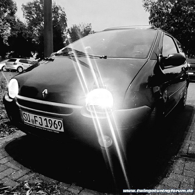 [Bild: twingo-21103250-wKI.jpg]