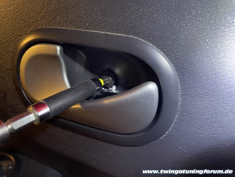[Bild: twingo-25133524-ZRB.jpg]