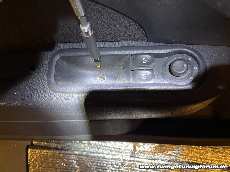 [Bild: twingo-25140947-Ctf.jpg]