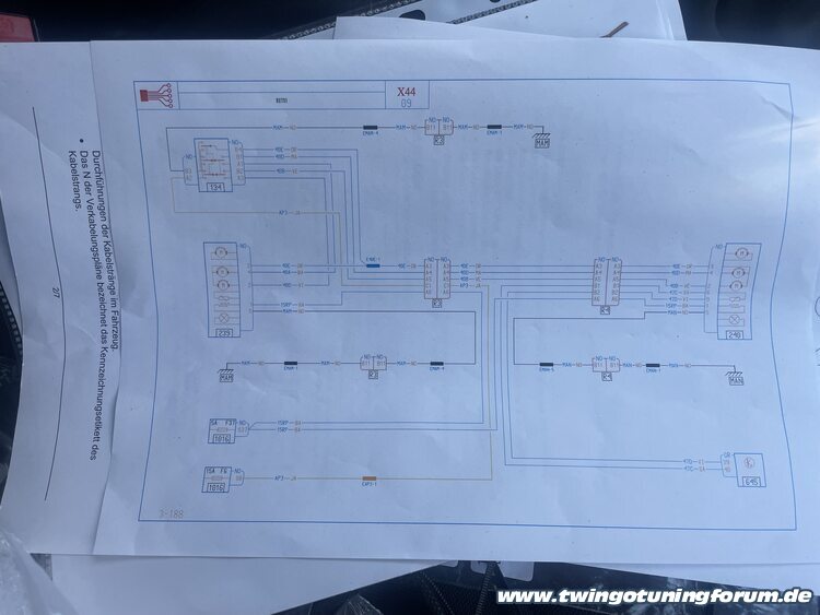 [Bild: twingo-25142431-JXU.jpg]