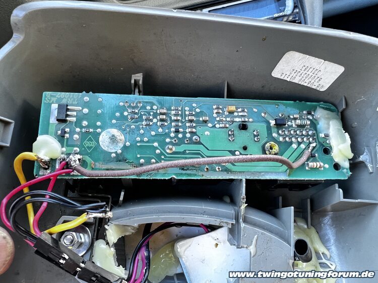 [Bild: twingo-25203510-4F3.jpg]