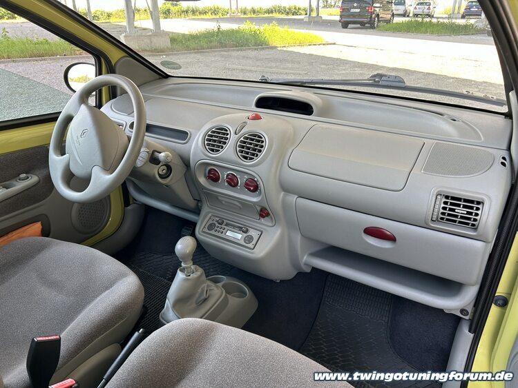 [Bild: twingo-26131933-xsp.jpg]