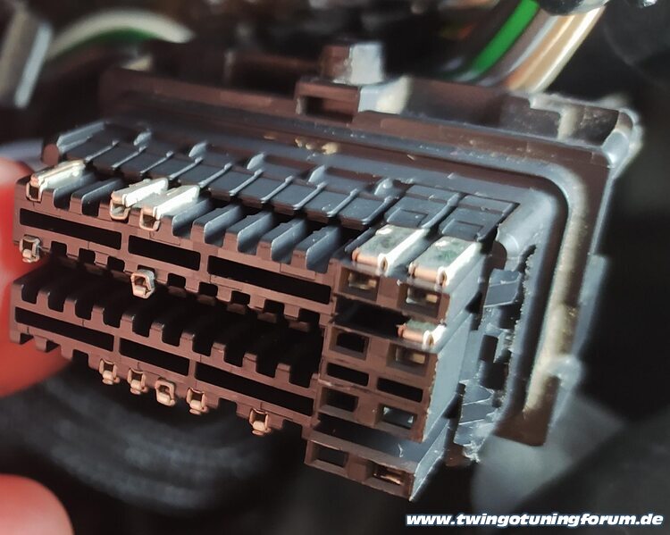 [Bild: twingo-31153947-6se.jpg]