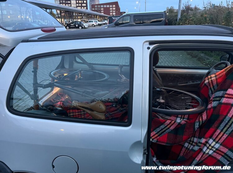 [Bild: twingo-31182846-yBq.jpg]