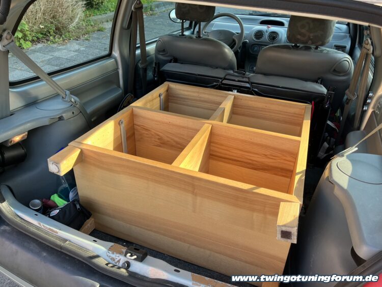 [Bild: twingo-31182949-CCW.jpg]