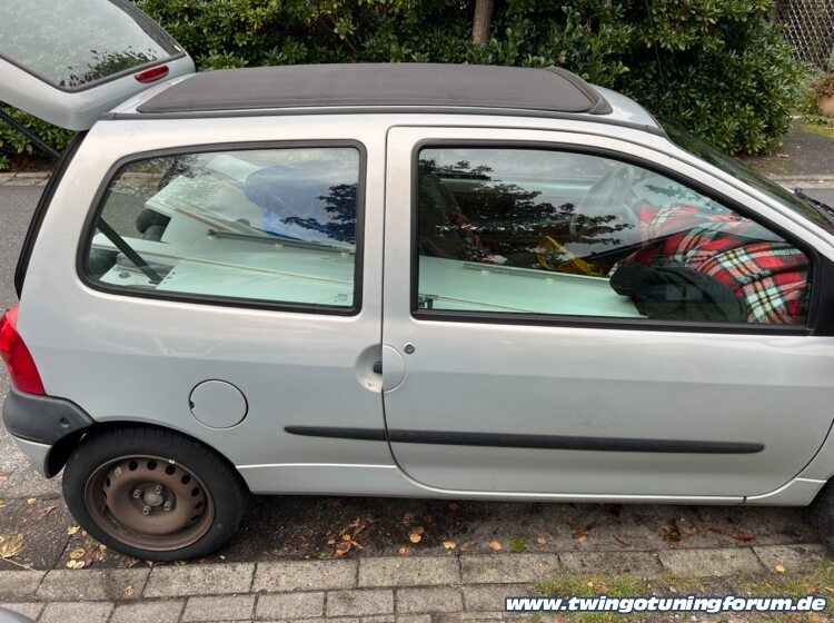 [Bild: twingo-31183824-O12.jpg]