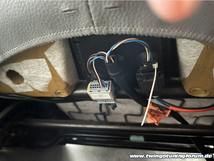 [Bild: twingo-31192615-C8I.jpg]