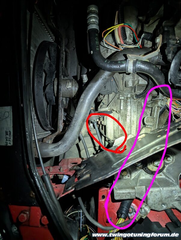 [Bild: twingo-17153708-CrD.jpg]