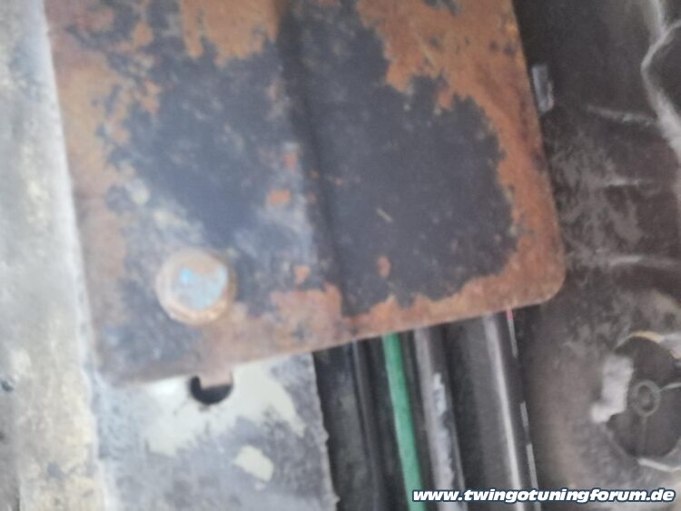 [Bild: twingo-19120603-YUW.jpg]