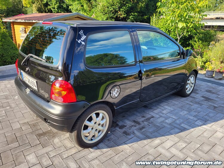 [Bild: twingo-19122102-RqM.jpg]