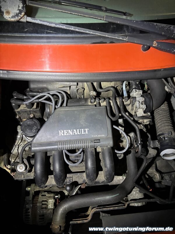 [Bild: twingo-21100330-Vxb.jpg]