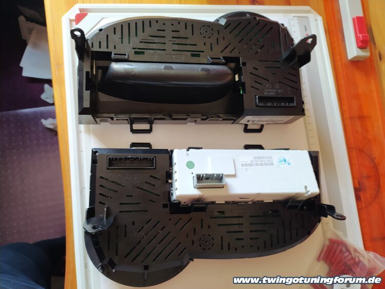 [Bild: twingo-22152750-wWI.jpg]