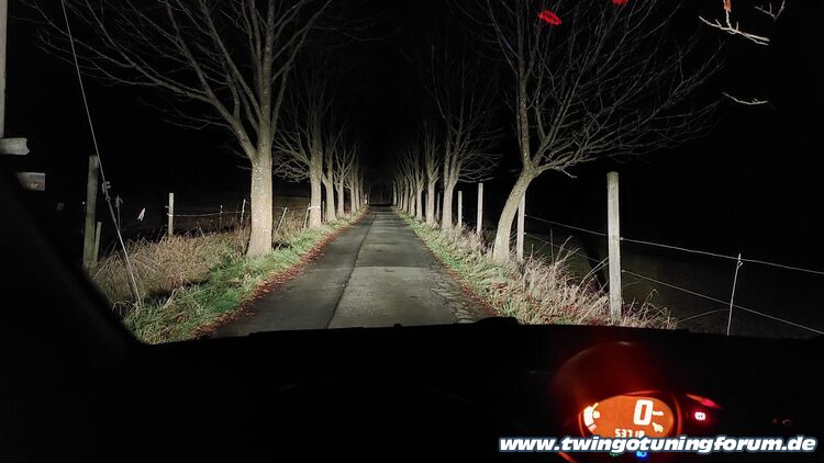 [Bild: twingo-03113046-BUv.jpg]