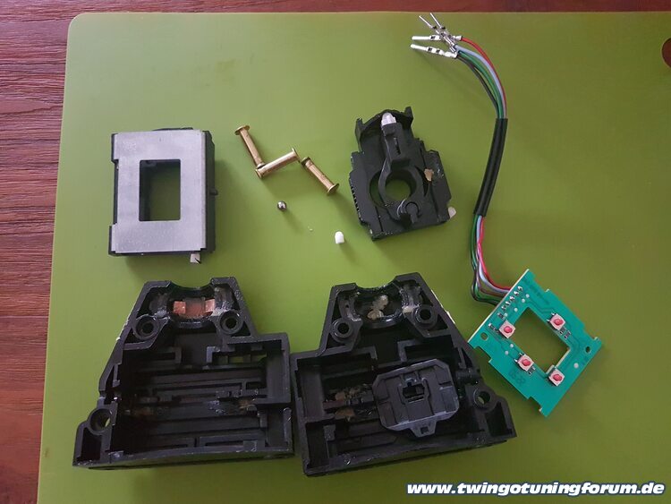 [Bild: twingo-03181153-CcO.jpg]