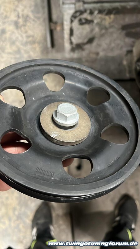 [Bild: twingo-15172154-7Rj.jpg]