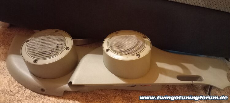 [Bild: twingo-21173122-VMZ.jpg]