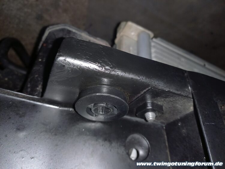 [Bild: twingo-21184135-DAC.jpg]