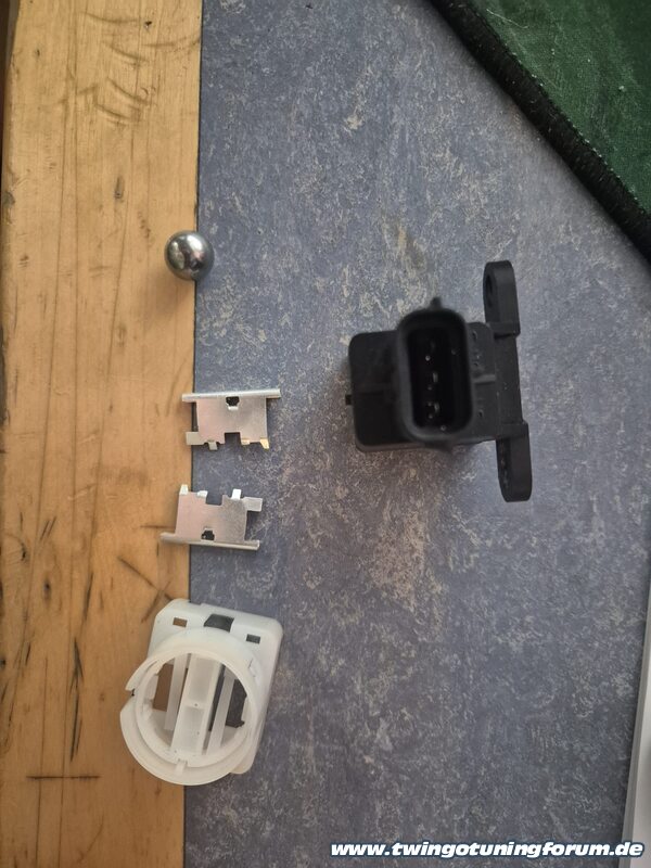 [Bild: twingo-25140916-Clg.jpg]