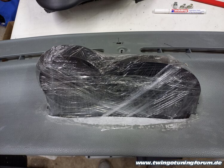 [Bild: twingo-28172912-XeC.jpg]