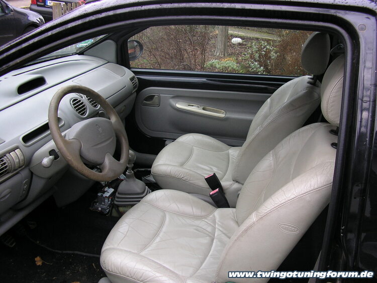 [Bild: twingo-15072057-W5D.jpg]