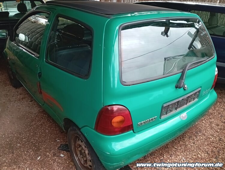 [Bild: twingo-01143412-XiL.jpg]