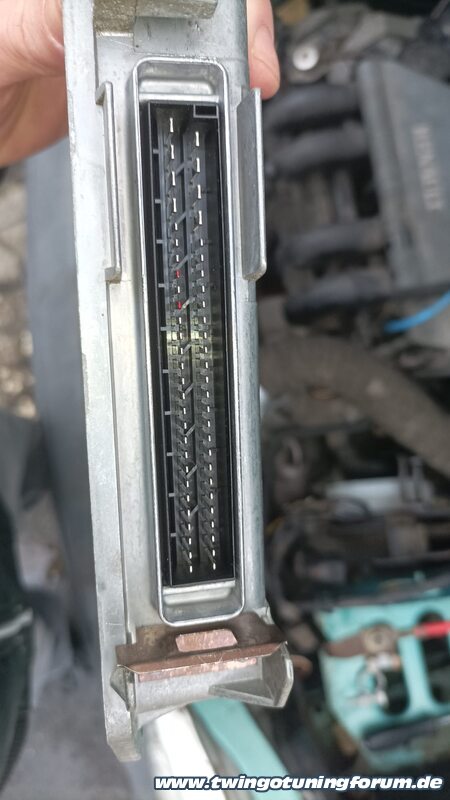 [Bild: twingo-01160455-YbX.jpg]