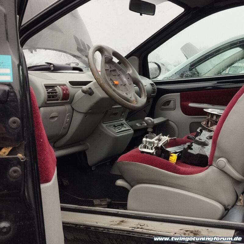 [Bild: twingo-11192813-2wP.jpg]