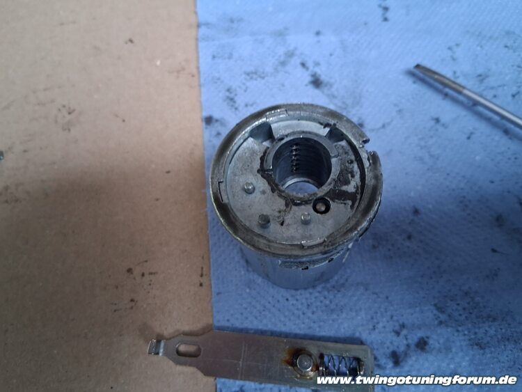 [Bild: twingo-20135214-orV.jpg]