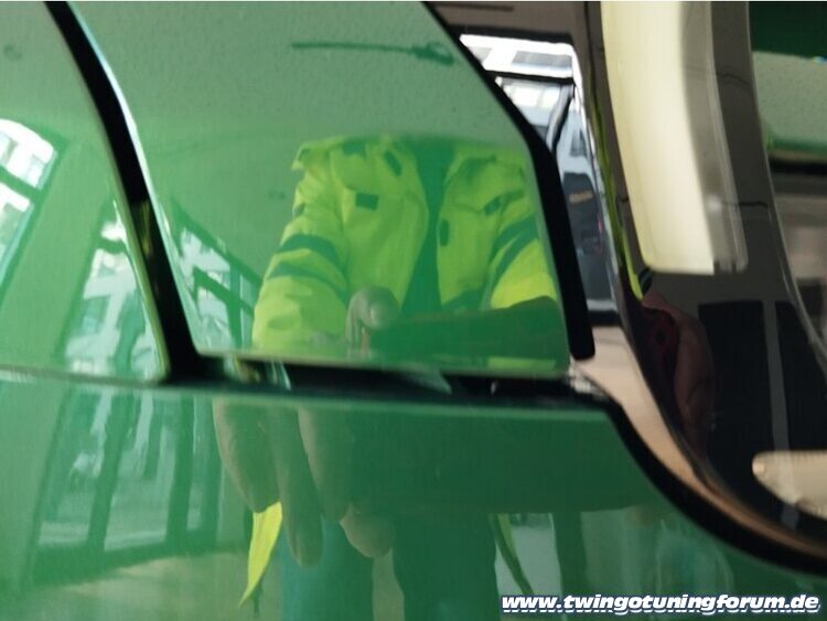 [Bild: twingo-05092230-uAu.jpg]