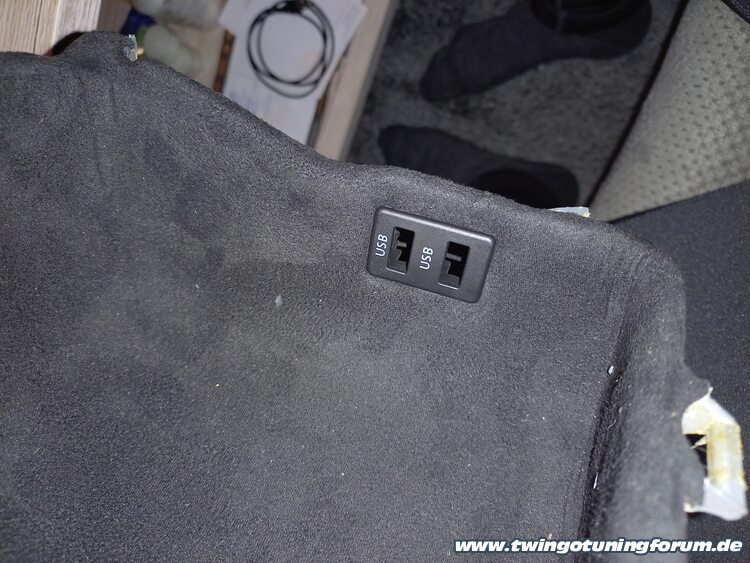 [Bild: twingo-08175953-Uo2.jpg]