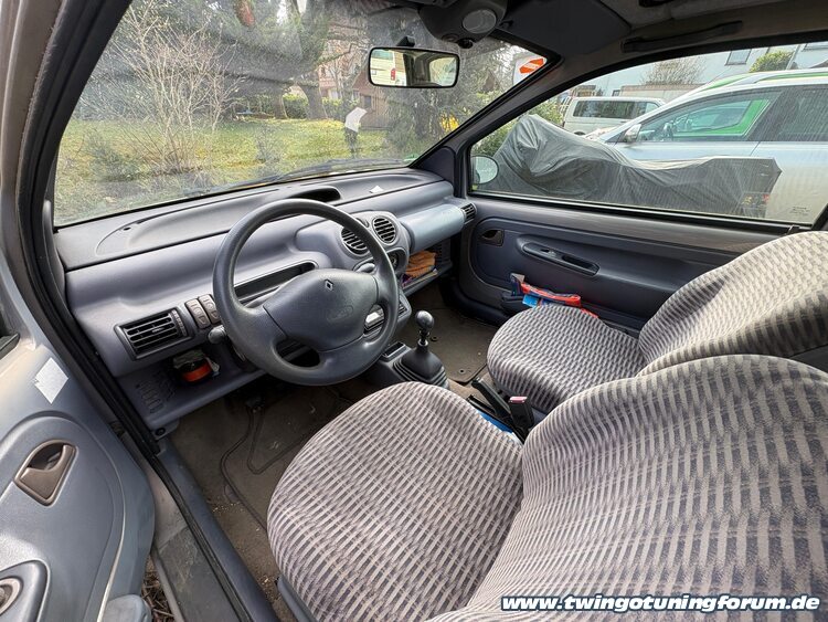 [Bild: twingo-10132837-pRO.jpg]