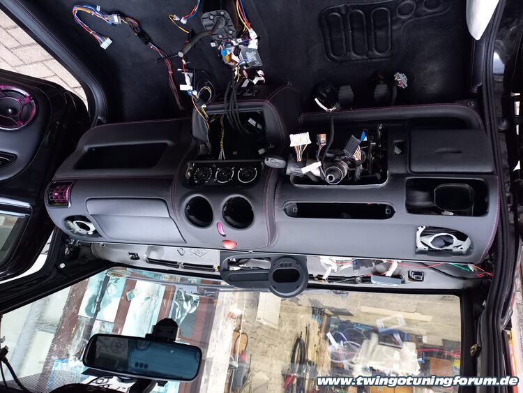 [Bild: twingo-14195501-oG5.jpg]