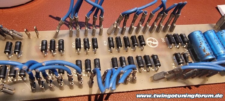 [Bild: twingo-24163536-xxK.jpg]