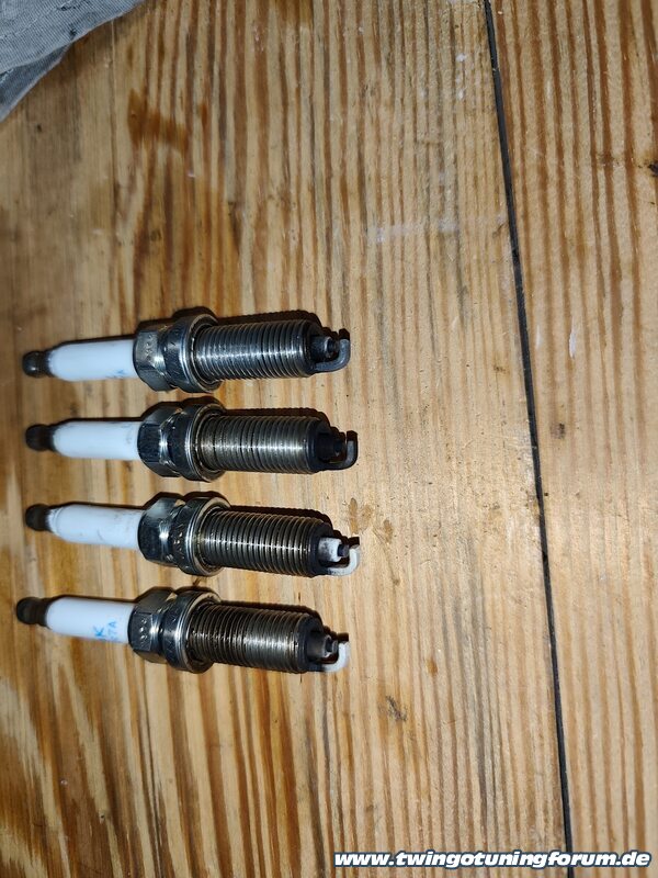 [Bild: twingo-31210654-JxP.jpg]